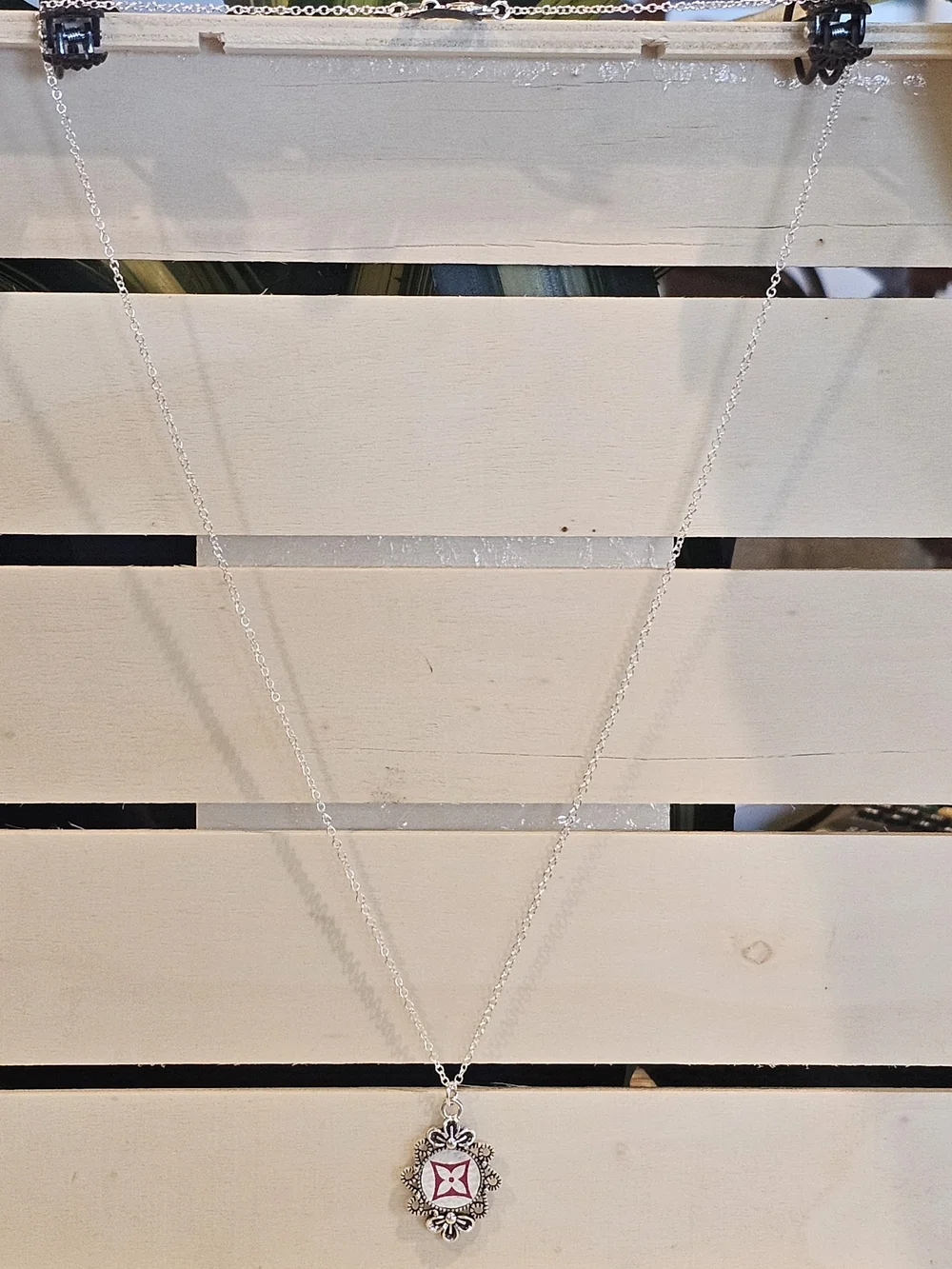 Louis Vuitton Piece In Pendant On 24